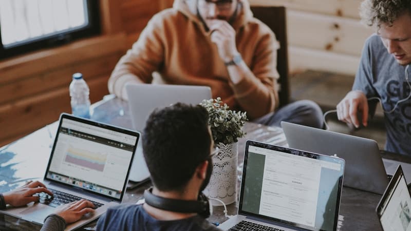 Como reter médicos da geração Z no seu hospital